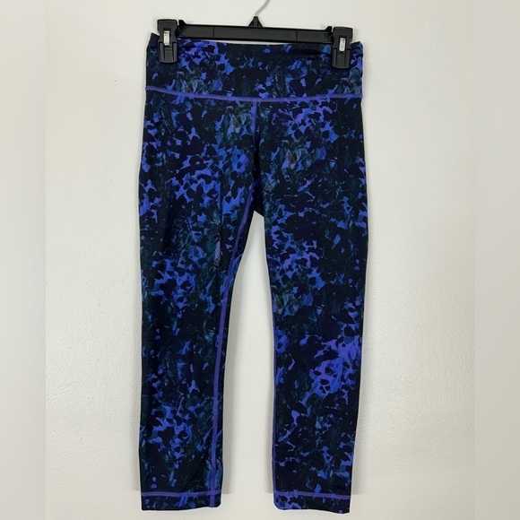 Lululemon Women's Wunder Under Crop ll Purple Iris Floral Print Leggings‎ Size 4 - Picture 1 of 10